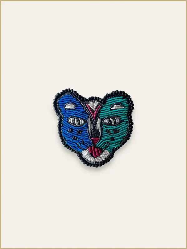 Broche brodée fait-main Tigre argent Accessoires mode Lyon
