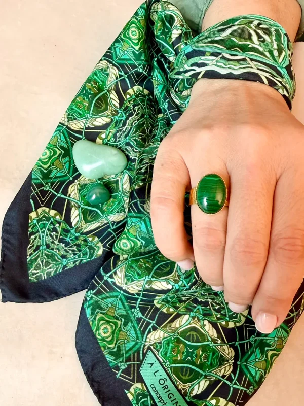 Bague pierre naturelle ovale malachite verte bijoux Lyon foulard soie