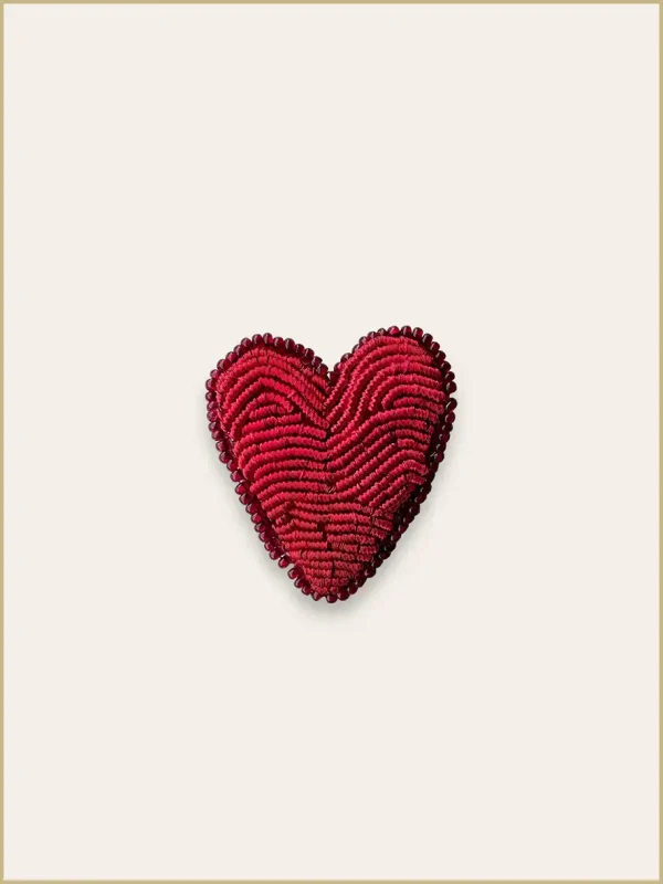 Broche brodée fait-main petit coeur rouge Accessoires mode Lyon