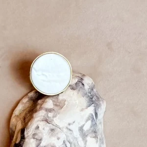 Bague grand cabochon de nacre serti doré Bijoux Lyon foulard soie