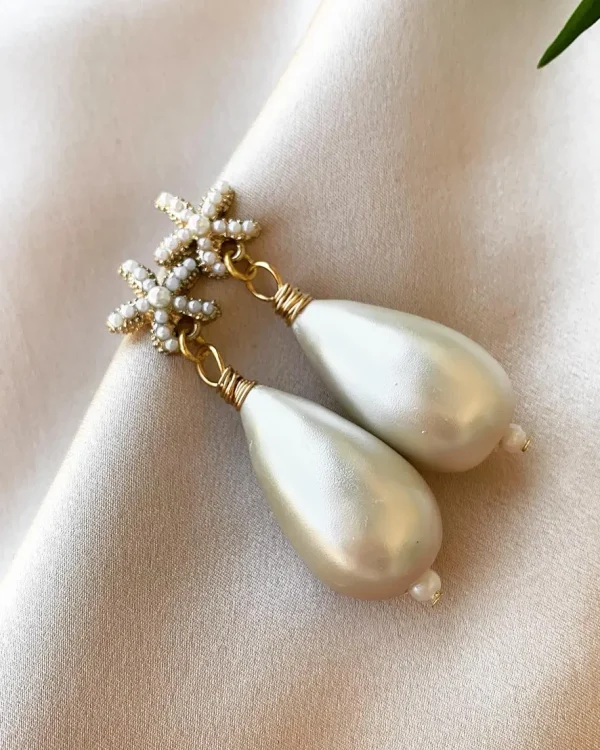 Boucles d'oreilles légères gouttes nacrées étoile Bijoux Lyon