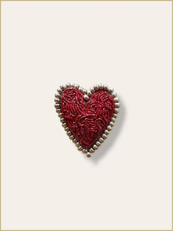 broche brodée coeur rouge accessoires Lyon