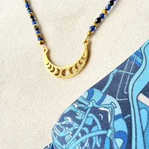 Collier pendentif cycle lunaire perles bleues Bijoux Lyon