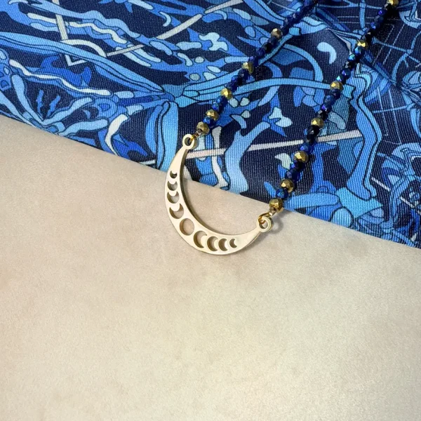 Collier pendentif cycle lunaire perles bleues Bijoux Lyon