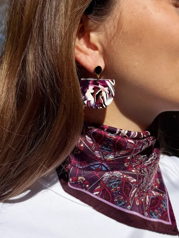 boucles d'oreilles légères pendentif demi lune mix bordeaux blanc bijoux lyon foulard soie