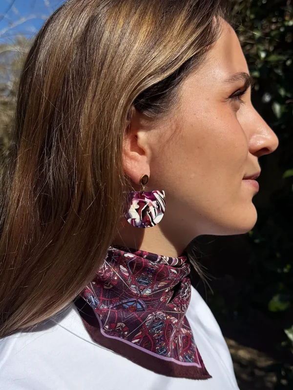 boucles d'oreilles légères pendentif demi lune mix bordeaux blanc bijoux lyon foulard soie