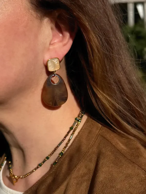 boucles d'oreilles légères pendentif marron nacre bijoux lyon collier fines perles