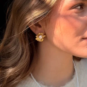 Clous d'oreilles dorés perle de nacre centrale Bijoux romantiques Lyon